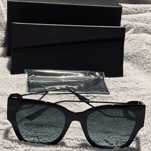 NWT Women’s Dior sunglasses
